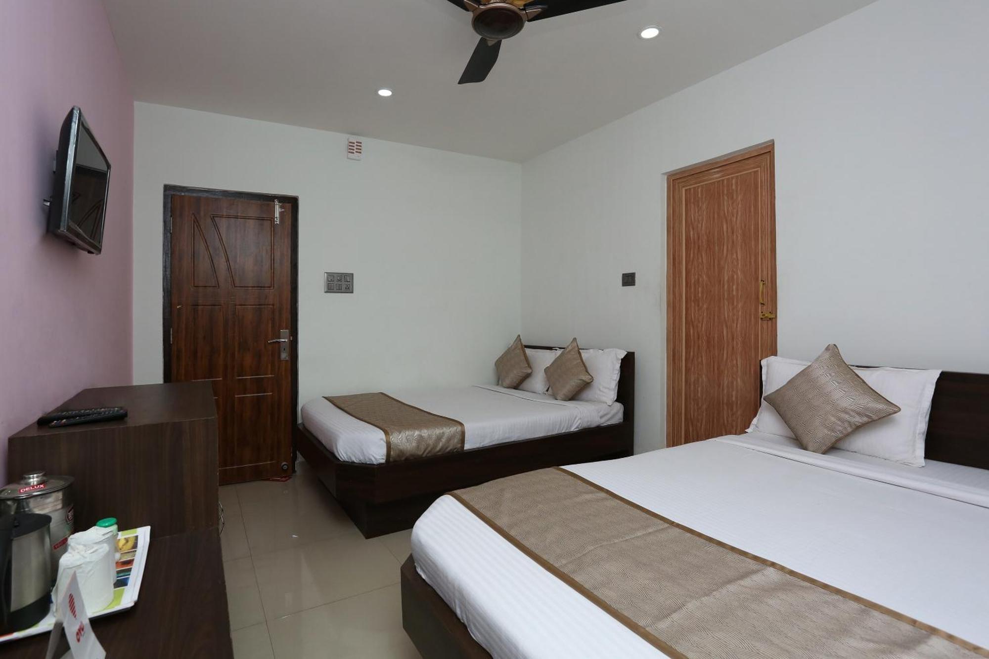 Hotel O Aashray Guest House Guwahati Esterno foto